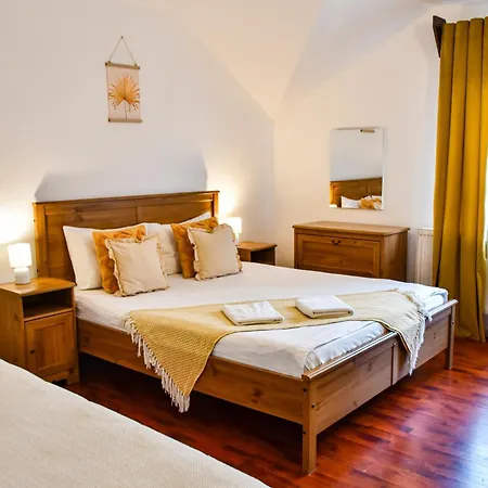 Casa Georgea * Săcele